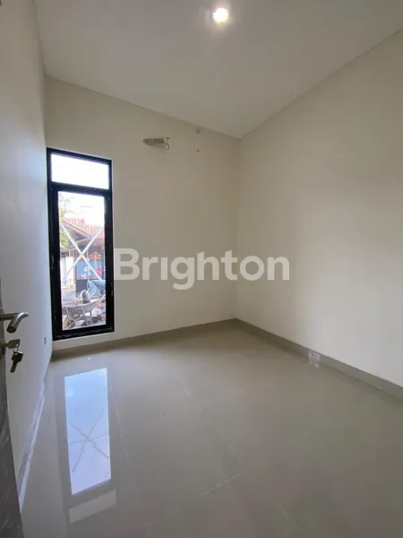 image RUMAH BARU MODERN MINIMALIS BAGUS 3 KAMAR DI RUNGKUT - LAYOUT LEGA (6)