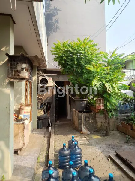 image RUMAH HOEK POS PENGUMBEN KOMPLEK PERTAMBANGAN JAKARTA BARAT (8)
