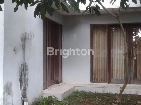 image RUMAH TINGGAL 2 LANTAI DENGAN TAMAN DI KOMPLEK PERUMAHAN DIAREA DENPASAR BARAT  (3)