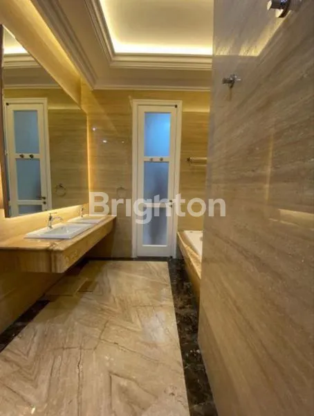 image RUMAH MEWAH BANGUNAN BARU 2.5 LANTAI PONDOK INDAH AMAN NYAMAN SIAP HUNI STRATEGIS (6)