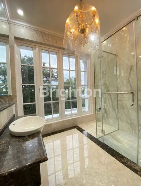 image RUMAH MEWAH BANGUNAN BARU 2.5 LANTAI PONDOK INDAH AMAN NYAMAN SIAP HUNI STRATEGIS (8)