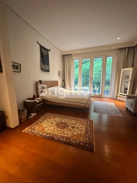 image RUMAH MEWAH FASILITAS KOLAM RENANG BAGUS SIAP HUNI KEBAYORAN BARU JAKARTA SELATAN (6)