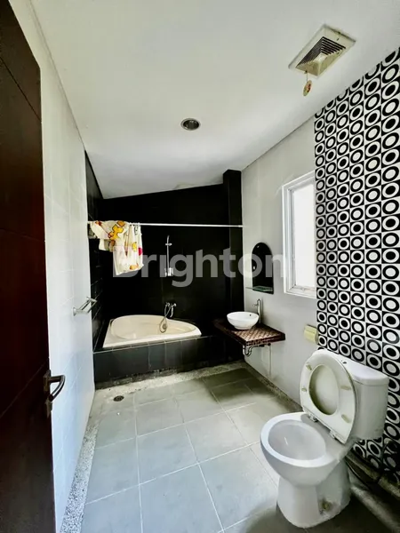 image RUMAH DI KENCANA LOKA, BSD CITY (5)