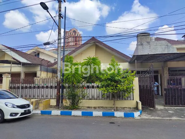 image DIISEWAKAN  RUMAH DARMO PERMAI TIMUR (1)