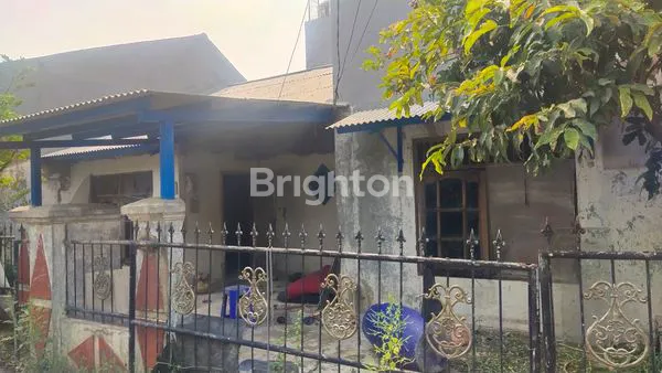 DI JUAL RUMAH TUA (SEBAGIAN SUDAH DI RENOVASI) DAERAH HARAPAN INDAH