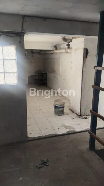 image DI JUAL RUMAH TUA (SEBAGIAN SUDAH DI RENOVASI) DAERAH HARAPAN INDAH (5)