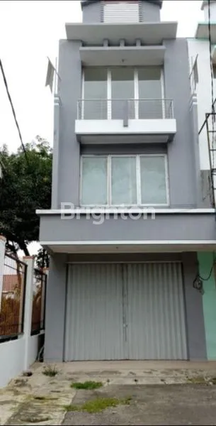 image RUKO BULEVAR HIJAU 3 LANTAI (1)