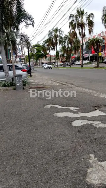 image RUKO BULEVAR HIJAU 3 LANTAI (2)