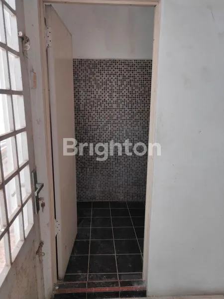 image RUKO 3 LANTAI COCOK UNTUK TEMPAT USAHA DI MEDAN JOHOR  (5)