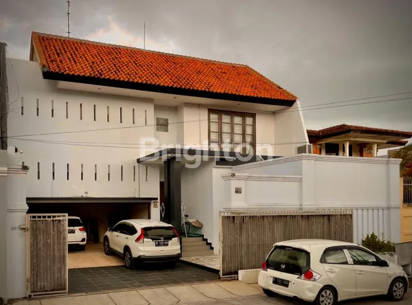 image \UD83C\UDFE1 FOR SALE – RUMAH MEWAH 3 LANTAI DENGAN KOLAM RENANG DI TUKAD UNDA, DENPASAR (1)