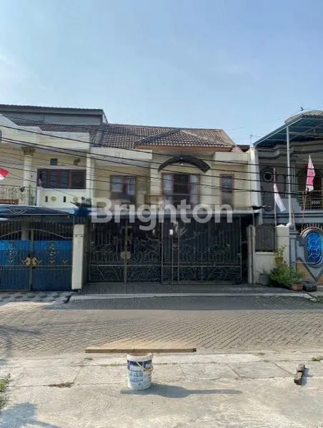 image RUMAH 3 LANTAI DENGAN LOKASI STRATEGIS DI TAMAN PALEM LESTARI,JAKARTA BARAT, COCOK UNTUK HUNIAN KELUARGA MAUPUN INVESTASI! (1)