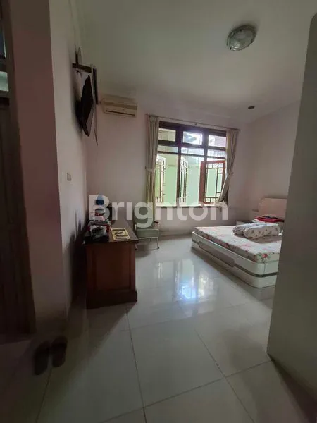 image SOLO KRATONAN RUMAH ISTIMEWA LUAS DAN AKSES TENGAH KOTA (5)