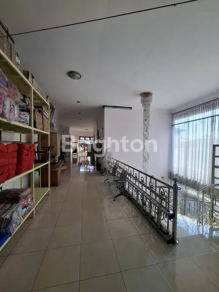 image SOLO KRATONAN RUMAH ISTIMEWA LUAS DAN AKSES TENGAH KOTA (8)