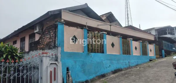 image RUMAH TENGAH KOTA (2)