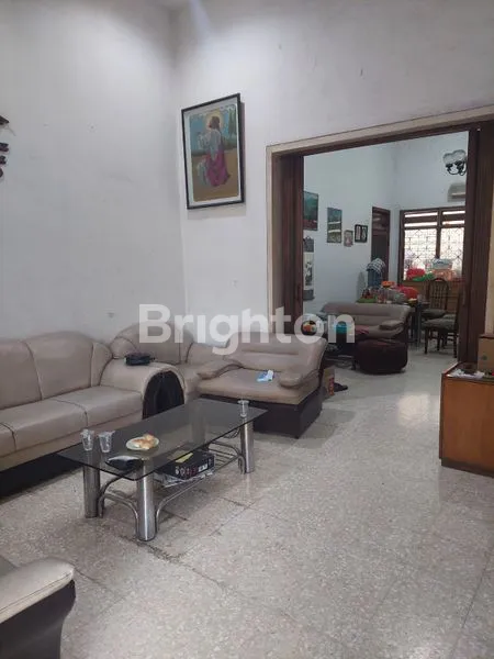 image RUMAH SHM,  2 LANTAI  DEKAT PUSAT KOTA, AREA MERAPI PETEMON SURABAYA PUSAT (4)