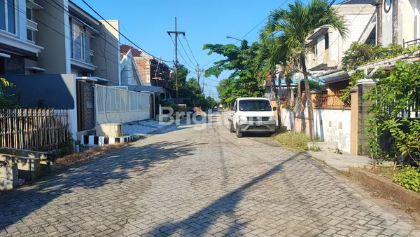 image RUMAH MANYAR BRAND NEW MINIMALIS MODERN DEKAT GALAXY MALL ITS RAYA MERR (2)