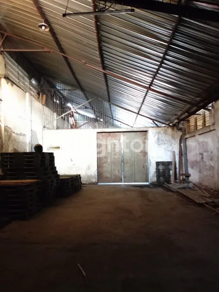 image GUDANG NOL JLN MASTRIP KEDURUS, DKT WIYUNG, LAKARSANTRI, MASTRIP (2)