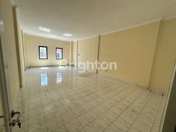 image RUKO SUPER STRATEGIS DI BALIKPAPAN BARU  (1)