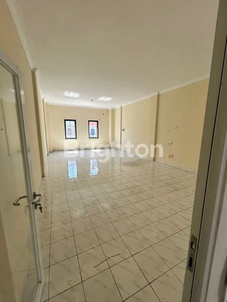 image RUKO SUPER STRATEGIS DI BALIKPAPAN BARU  (8)