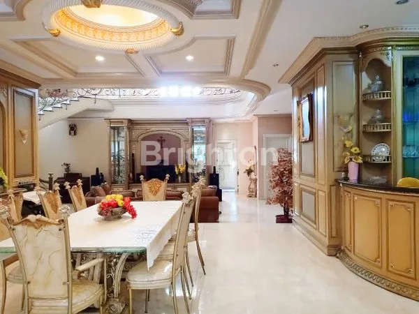 image RUMAH MODERN CLASSIC FULL FURNISHED SIAP HUNI ARAYA DEKAT MERR ITS UNAIR PAKUWON CITY GALAXY (6)