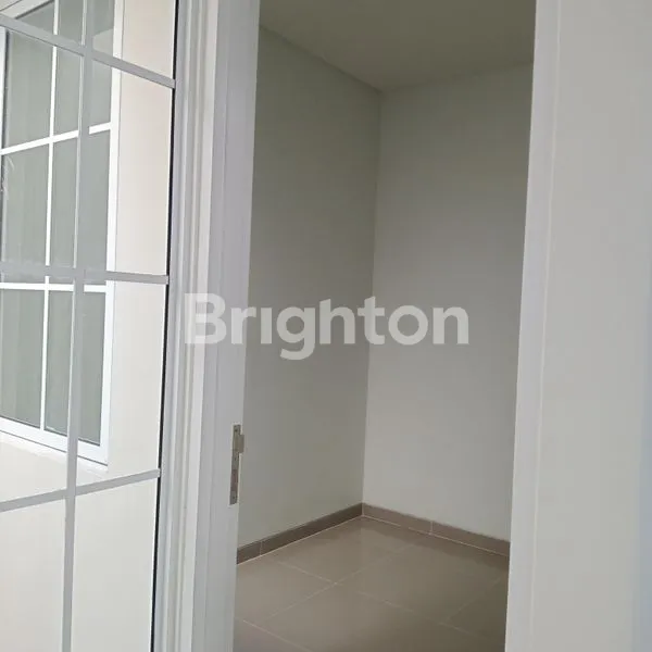 image RUMAH 2 LANTAI UKURAN 6X11; BARU GRESS, HARGA SECOND DI LOKASI TER-DEPAN DI WISATA BUKIT MAS DENGAN PRIVATE CLUSTER POOL (3)