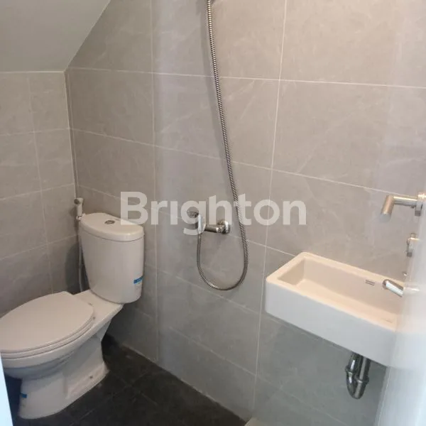 image RUMAH 2 LANTAI UKURAN 6X11; BARU GRESS, HARGA SECOND DI LOKASI TER-DEPAN DI WISATA BUKIT MAS DENGAN PRIVATE CLUSTER POOL (4)