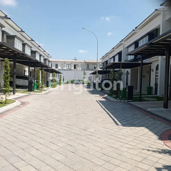 image RUMAH 2 LANTAI UKURAN 6X11; BARU GRESS, HARGA SECOND DI LOKASI TER-DEPAN DI WISATA BUKIT MAS DENGAN PRIVATE CLUSTER POOL (8)