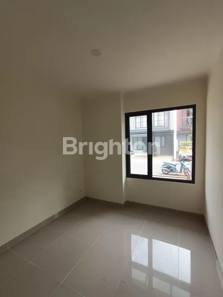 image RUMAH BARU GADING SERPONG 3 LANTAI ATTIC (5)