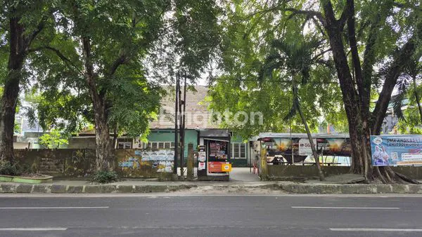 image TANAH BESERTA BANGUNAN LAMA (2)