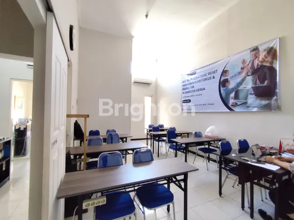 image RUMAH (EKS KANTOR) LOKASI STRATEGIS PERUM MUTIARA REGENCY DEKAT LIPPO PLAZA SUN CITY KAHURIPAN NIRWANA TRANSMART GOR TOL SIDOARJO  (4)