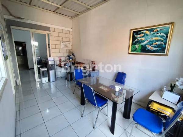 image RUMAH (EKS KANTOR) LOKASI STRATEGIS PERUM MUTIARA REGENCY DEKAT LIPPO PLAZA SUN CITY KAHURIPAN NIRWANA TRANSMART GOR TOL SIDOARJO  (6)