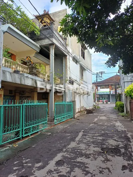 image RUMAH 3 LANTAI DAERAH HAYAM WURUK (2)