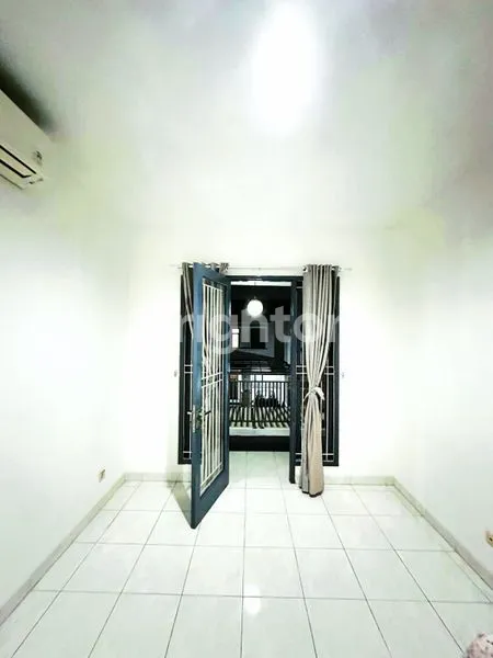 image RUMAH LUAS SIAP HUNI DI NUSA LOKA BSD (6)