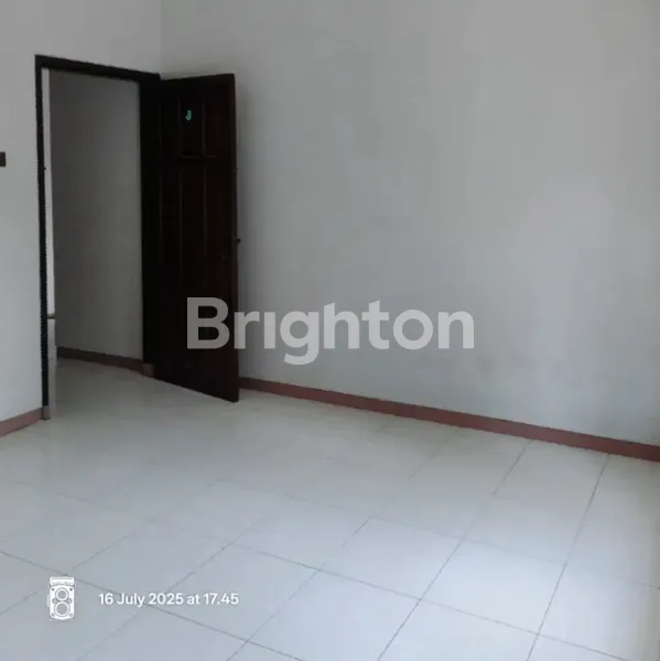 image RUMAH RUNGKUT TERAWAT ADA SISA LAHAN LOKASI STRATEGIS DEKAT UPN (3)