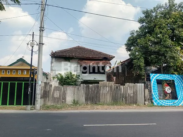 TANAH STRATEGIS DI NAYU NUSUKAN SOLO, COCOK DIBUAT KANTOR, RUMAH MAKAN.