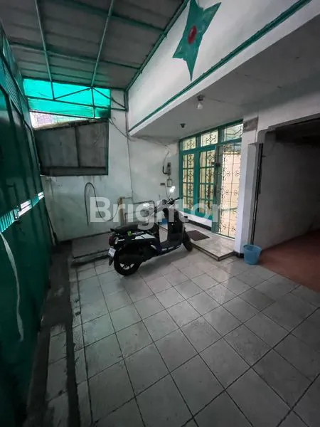 image RUMAH CANTIK SIAP HUNI JELAMBAR  BARU JAKARTA BARAT (1)