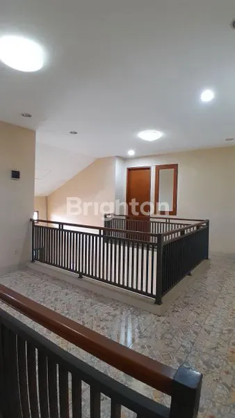 image RUMAH 2 LT SIAP HUNI, BEBAS BANJIR, 5 MENIT KE STASIUN LRT CIKUNIR  (4)