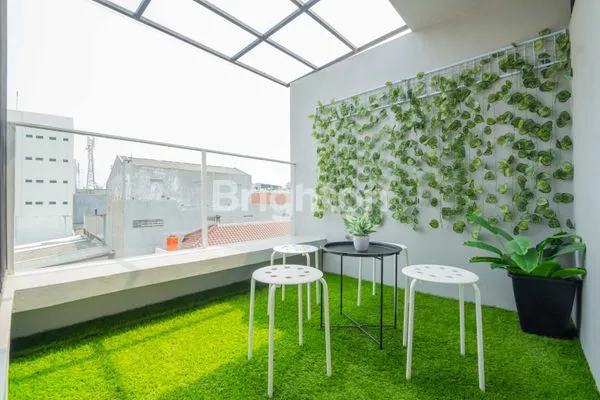 image RUMAH COMPACT ADA ROOFTOP DI SAWAH BESAR, JAKARTA PUSAT. 3 KAMAR TIDUR. UNIT F (4)