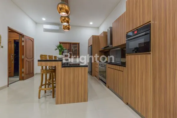 image VILLA BERAWA CANGGU (4)