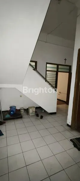 image RUKO 3 LANTAI RAYA DARMO PERMAI SELATAN  (6)