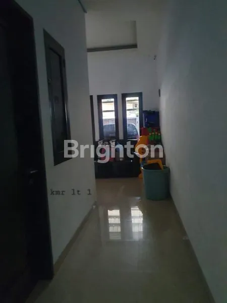 image RUMAH 3,5 LANTAI DI KAVLING POLRI JELAMBAR SIAP HUNI DI LOKASI STRATEGIS – LUAS, NYAMAN, DAN PUNYA ROOFTOP! (3)