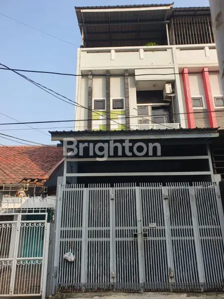 image RUMAH 3,5 LANTAI DI KAVLING POLRI JELAMBAR SIAP HUNI DI LOKASI STRATEGIS – LUAS, NYAMAN, DAN PUNYA ROOFTOP! (1)