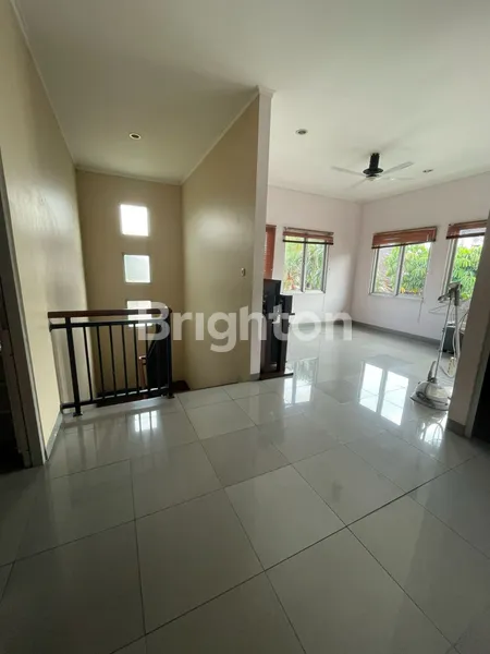 image DIJUAL RUMAH BAGUS SELANGKAH KE MAL PONDOK INDAH BERIKUT DENGAN KOSTAN FATMAWATI RADIO DALAM (8)