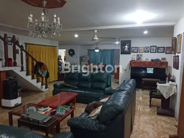 image RUMAH MEWAH 2 LANTAI 680M2 DEKAT UIN CIPUTAT, SIAP HUNI (6)
