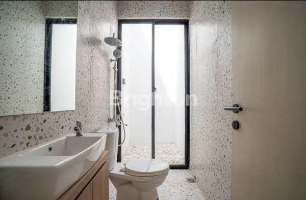 image RUMAH MEWAH 2 LANTAI DEKAT MRT & TOL PONDOK CABE, SIAP KPR (6)