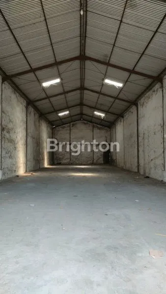 image GUDANG BERSIH DALAM KOMPLEKS PERGUDANGAN MARGOMULYO SURABAYA (3)