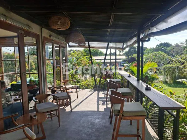 image RESTO PINGGIR JALAN UTAMA PERERENAN TANAH LOT (1)