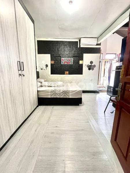 image DIJUAL RUMAH 3 LANTAI SIAP HUNI DI BUMI RANCAEKEK MAJALAYA KENCANA KABUPATEN BANDUNG, FULL FURNISHED DAN LOKASI STRATEGIS (7)