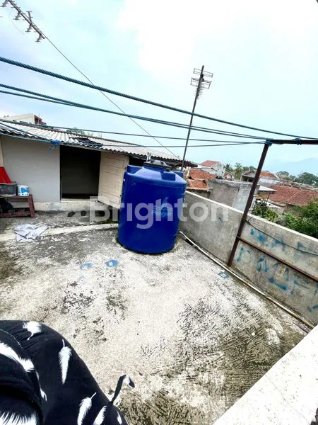 image DIJUAL RUMAH 3 LANTAI SIAP HUNI DI BUMI RANCAEKEK MAJALAYA KENCANA KABUPATEN BANDUNG, FULL FURNISHED DAN LOKASI STRATEGIS (8)