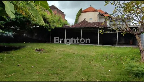 image TANAH DATAR LOKASI PREMIUM DI SEMINYAK (2)